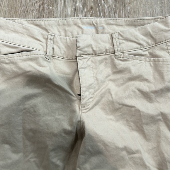 NWOT old navy pixie cut straight leg but skinny tan nice pants. Size 2 - Picture 2 of 3